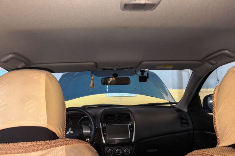 Used Mitsubishi ASX 2013 2.0L CVT Two-Wheel Drive Elite Edition Headliner