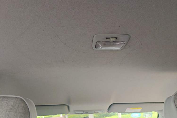 Used Mitsubishi ASX 2013 2.0L CVT Two-Wheel Drive Elite Edition Headliner