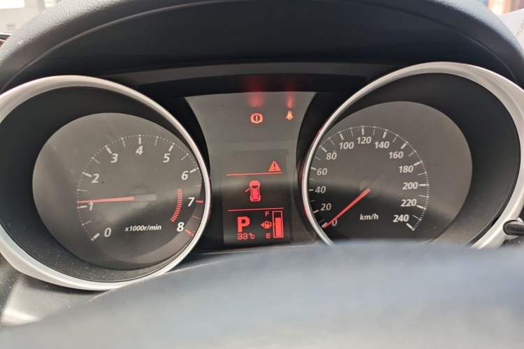 Used Mitsubishi ASX 2013 2.0L CVT Two-Wheel Drive Elite Edition Instrument Cluster