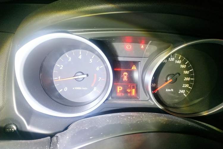 Used Mitsubishi ASX 2013 2.0L CVT Two-Wheel Drive Elite Edition Instrument Cluster