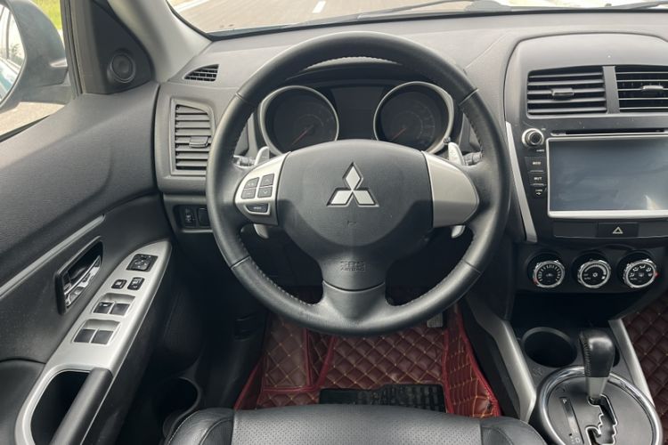 Used Mitsubishi ASX 2013 2.0L CVT Two-Wheel Drive Luxury Edition Interior 1