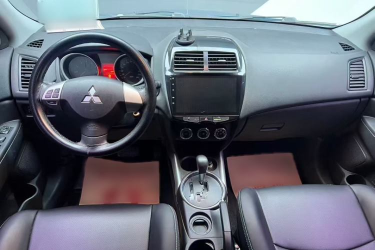 Used Mitsubishi ASX 2013 2.0L CVT Two-Wheel Drive Elite Edition Interior 1