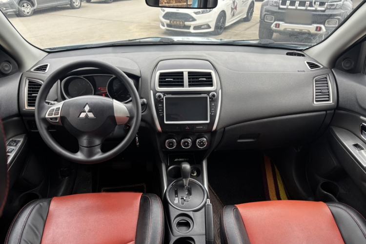Used Mitsubishi ASX 2013 2.0L CVT Two-Wheel Drive Elite Edition Interior 1