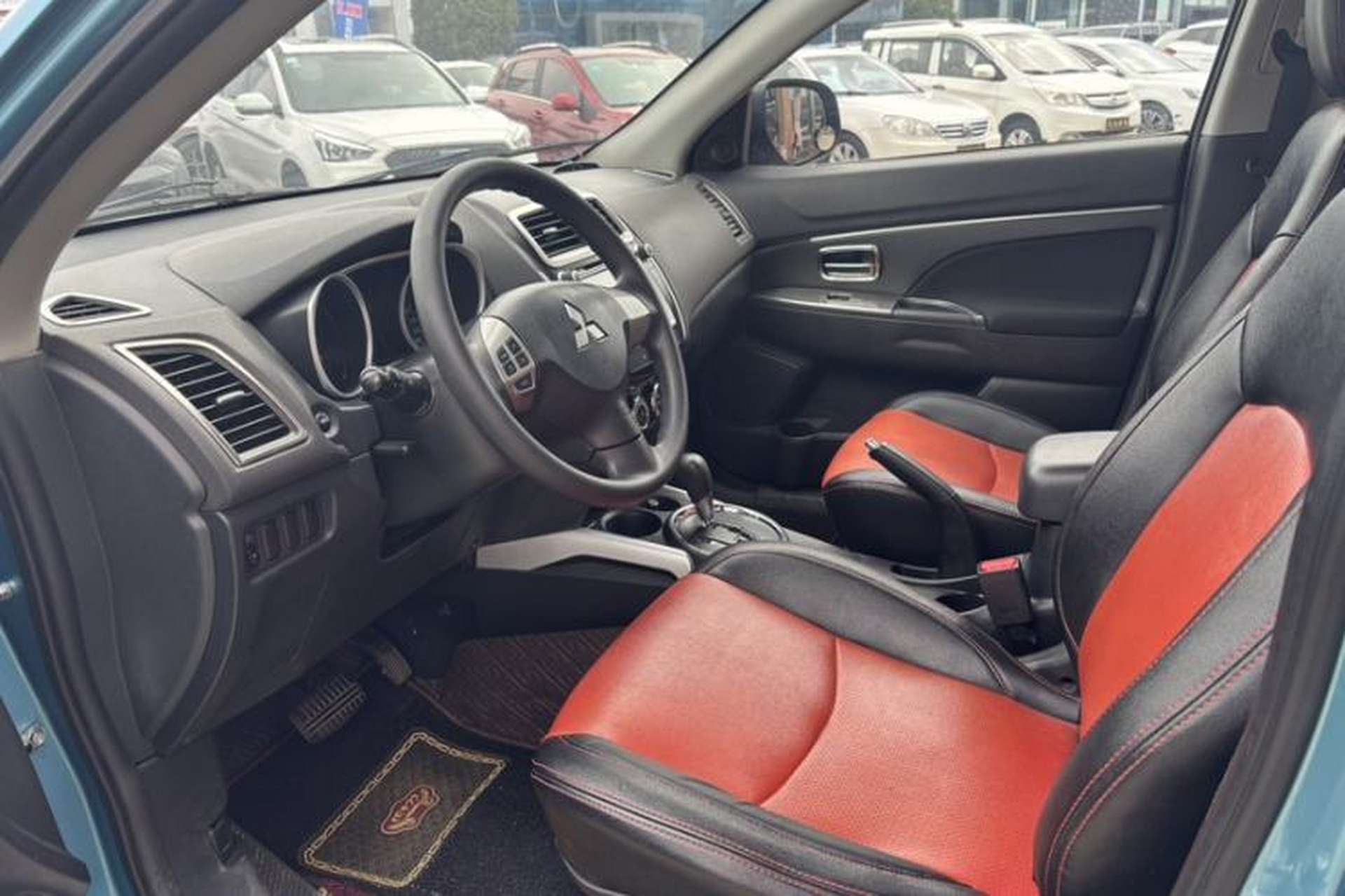Used Mitsubishi ASX 2013 2.0L CVT Two-Wheel Drive Elite Edition Interior 2