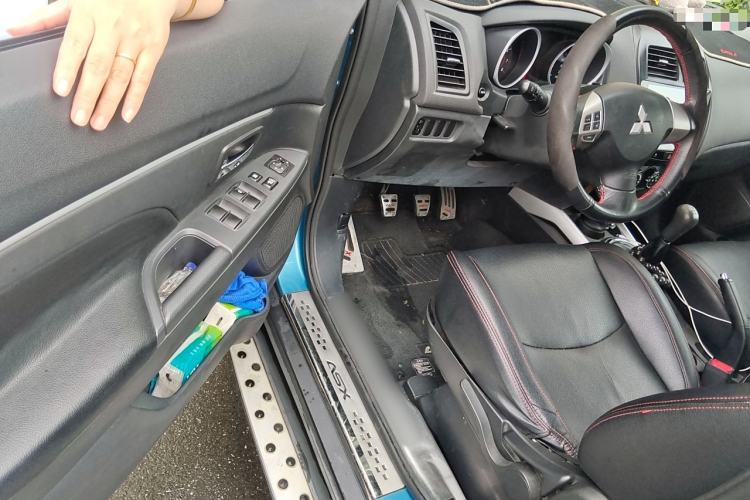 Used Mitsubishi ASX 2013 1.6L Manual Two-Wheel Drive Standard Edition Interior 3