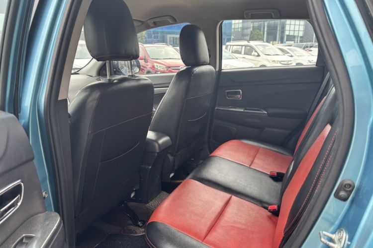 Used Mitsubishi ASX 2013 2.0L CVT Two-Wheel Drive Elite Edition Interior 3