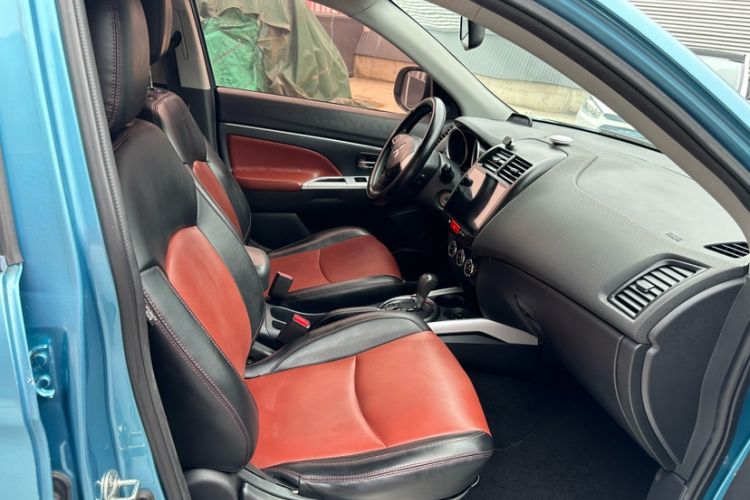 Used Mitsubishi ASX 2013 2.0L CVT Two-Wheel Drive Elite Edition Interior 4