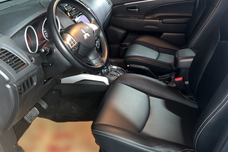 Used Mitsubishi ASX 2013 2.0L CVT Two-Wheel Drive Elite Edition Left Front Seat