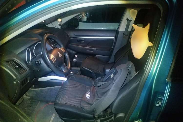 Used Mitsubishi ASX 2013 2.0L CVT Two-Wheel Drive Elite Edition Left Front Seat