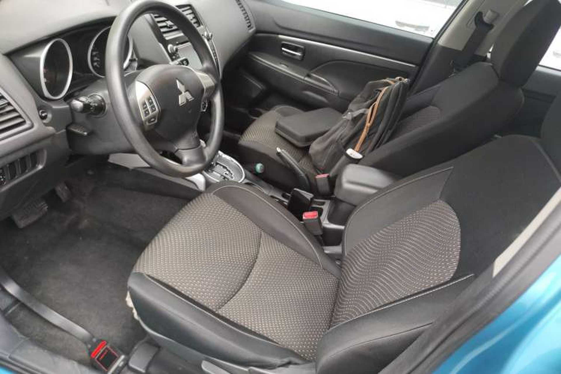 Used Mitsubishi ASX 2013 2.0L CVT Two-Wheel Drive Elite Edition Left Front Seat