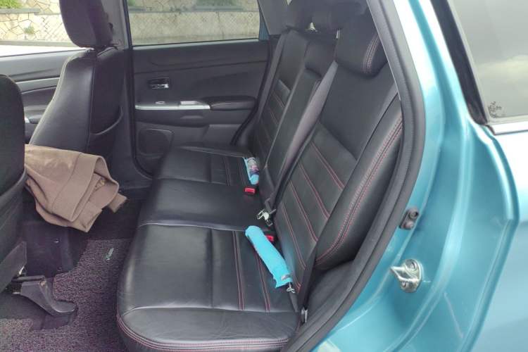 Used Mitsubishi ASX 2013 2.0L CVT Four-Wheel Drive Premium Edition Left Rear Seat