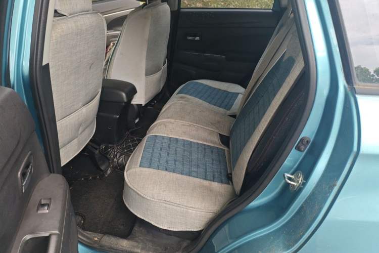 Used Mitsubishi ASX 2013 2.0L CVT Two-Wheel Drive Elite Edition Left Rear Seat