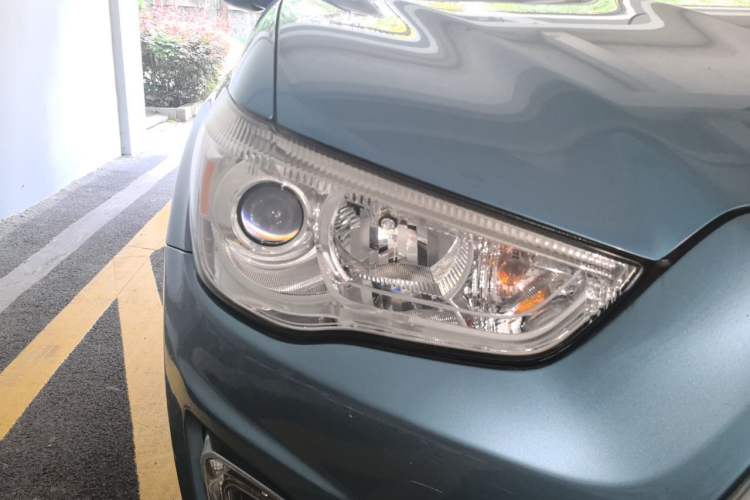 Used Mitsubishi ASX 2013 2.0L Manual Two-Wheel Drive Comfort Edition Right Front Headlight