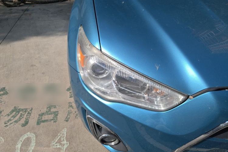 Used Mitsubishi ASX 2013 2.0L CVT Four-Wheel Drive Premium Edition Right Front Headlight