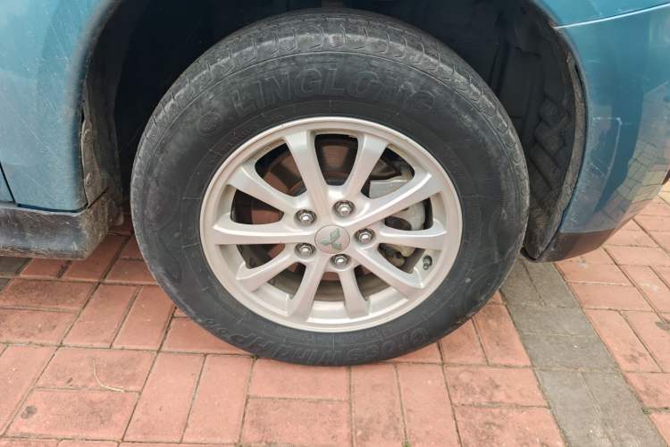 Used Mitsubishi ASX 2013 2.0L Manual Two-Wheel Drive Comfort Edition Right Front Wheel Hub