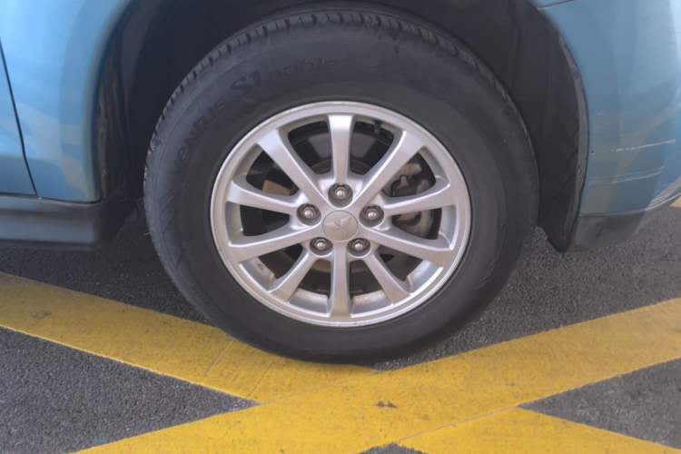 Used Mitsubishi ASX 2013 2.0L Manual Two-Wheel Drive Comfort Edition Right Front Wheel Hub