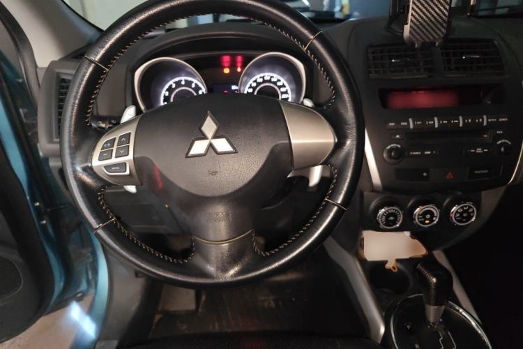 Used Mitsubishi ASX 2013 2.0L CVT Two-Wheel Drive Luxury Edition Steering Wheel