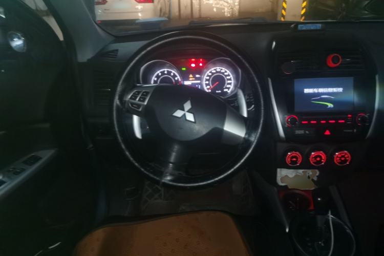 Used Mitsubishi ASX 2013 2.0L CVT Two-Wheel Drive Luxury Edition Steering Wheel