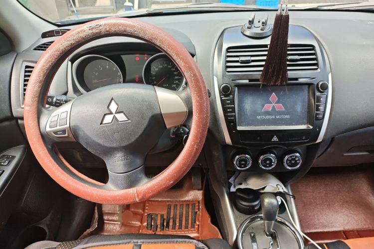 Used Mitsubishi ASX 2013 2.0L CVT Two-Wheel Drive Elite Edition Steering Wheel