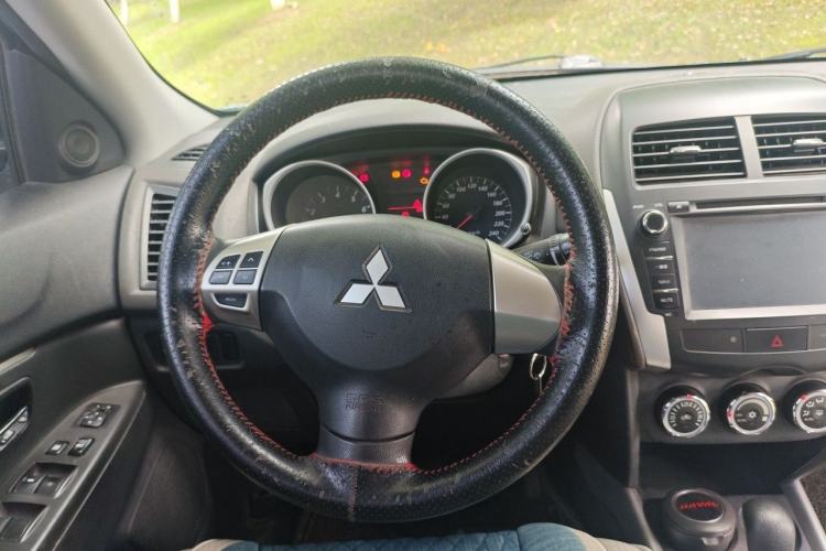 Used Mitsubishi ASX 2013 2.0L CVT Two-Wheel Drive Elite Edition Steering Wheel