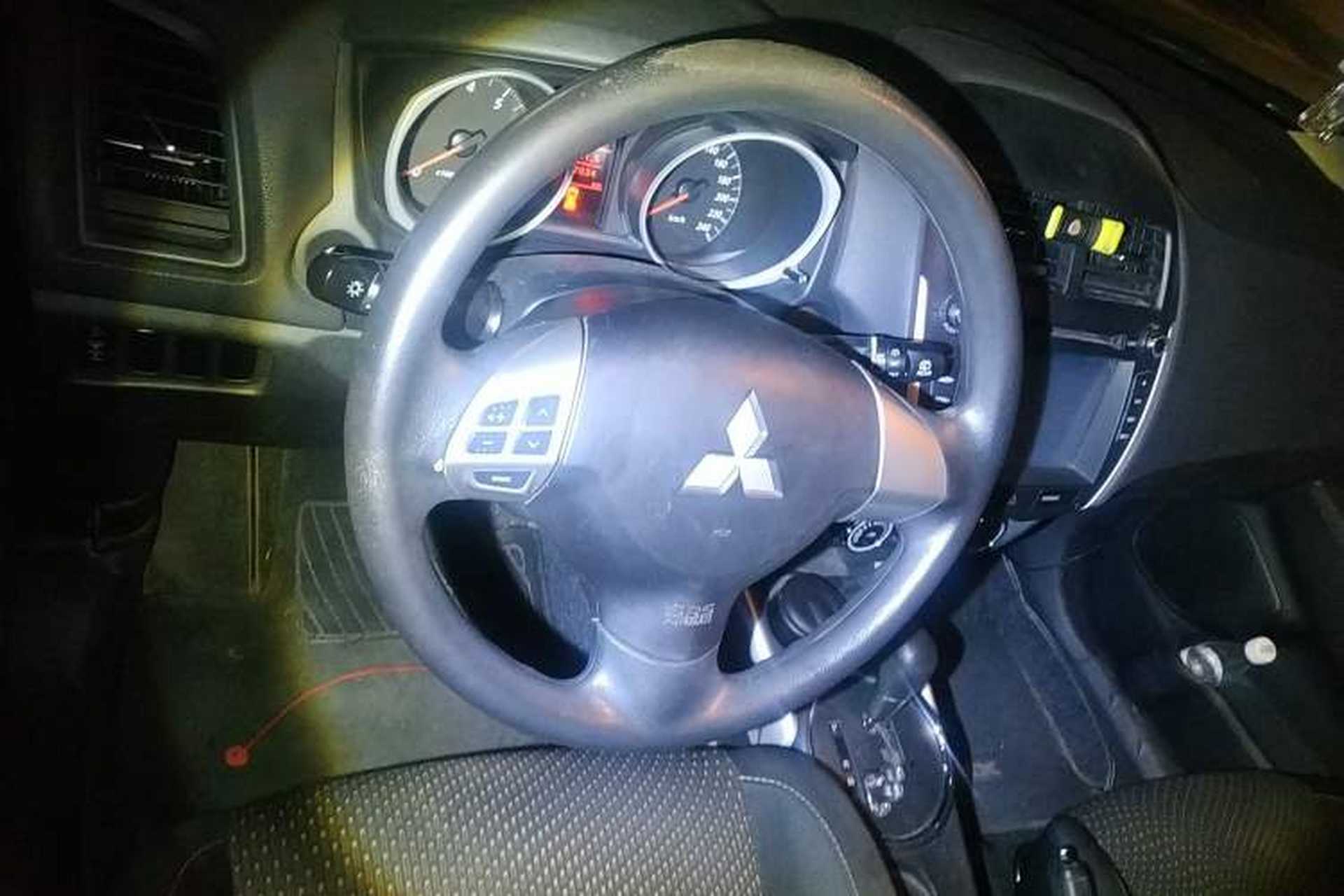 Used Mitsubishi ASX 2013 2.0L CVT Two-Wheel Drive Elite Edition Steering Wheel