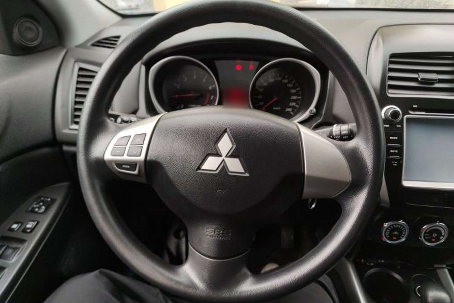 Used Mitsubishi ASX 2013 2.0L CVT Two-Wheel Drive Elite Edition Steering Wheel