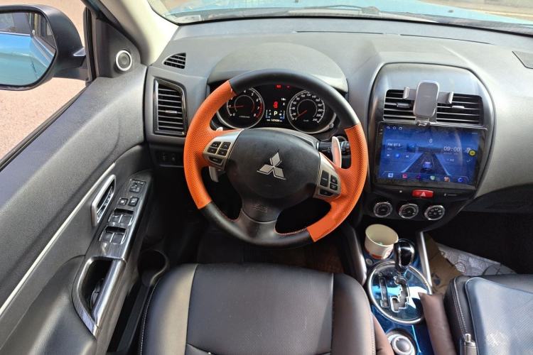 Used Mitsubishi ASX 2013 2.0L CVT Four-Wheel Drive Premium Edition Steering Wheel