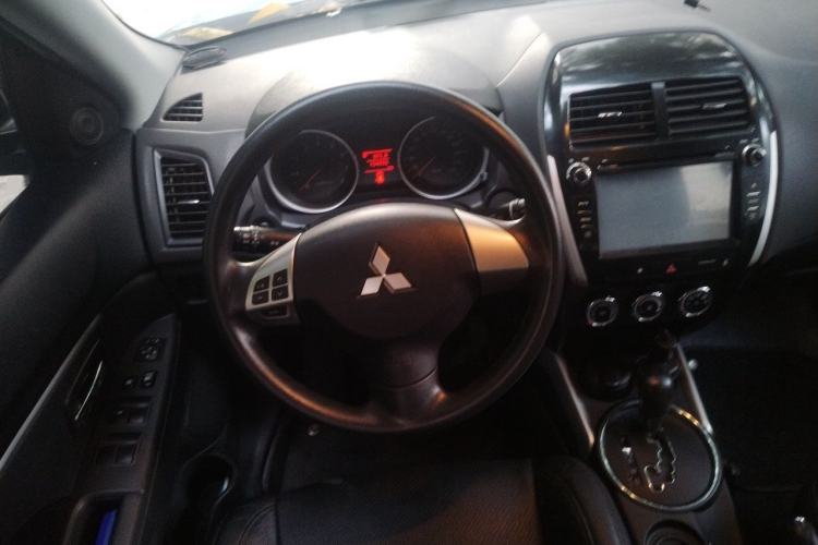 Used Mitsubishi ASX 2013 2.0L CVT Two-Wheel Drive Elite Edition Steering Wheel