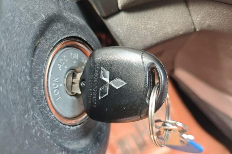 Used Mitsubishi ASX 2013 2.0L CVT Two-Wheel Drive Elite Edition Vehicle Key