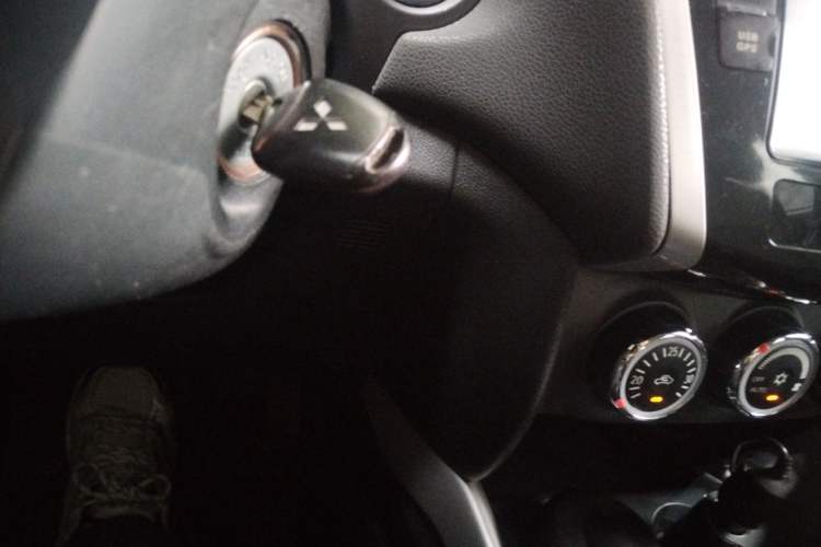 Used Mitsubishi ASX 2013 2.0L CVT Two-Wheel Drive Elite Edition Vehicle Key