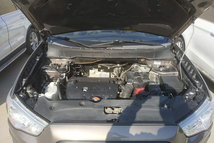 Used Mitsubishi ASX 2013 2.0L CVT Two-Wheel Drive Elite Edition Engine Bay