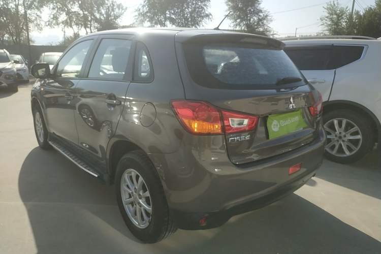 Used Mitsubishi ASX 2013 2.0L CVT Two-Wheel Drive Elite Edition Exterior 2