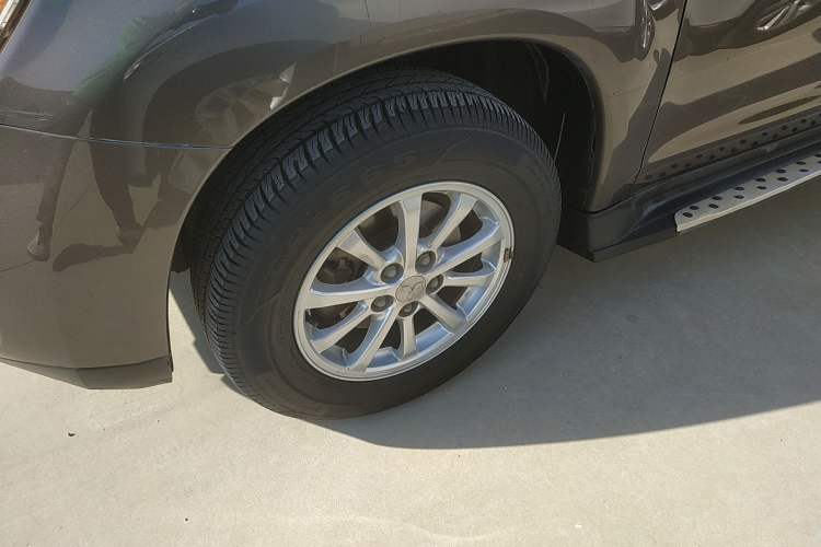 Used Mitsubishi ASX 2013 2.0L CVT Two-Wheel Drive Elite Edition Exterior 6