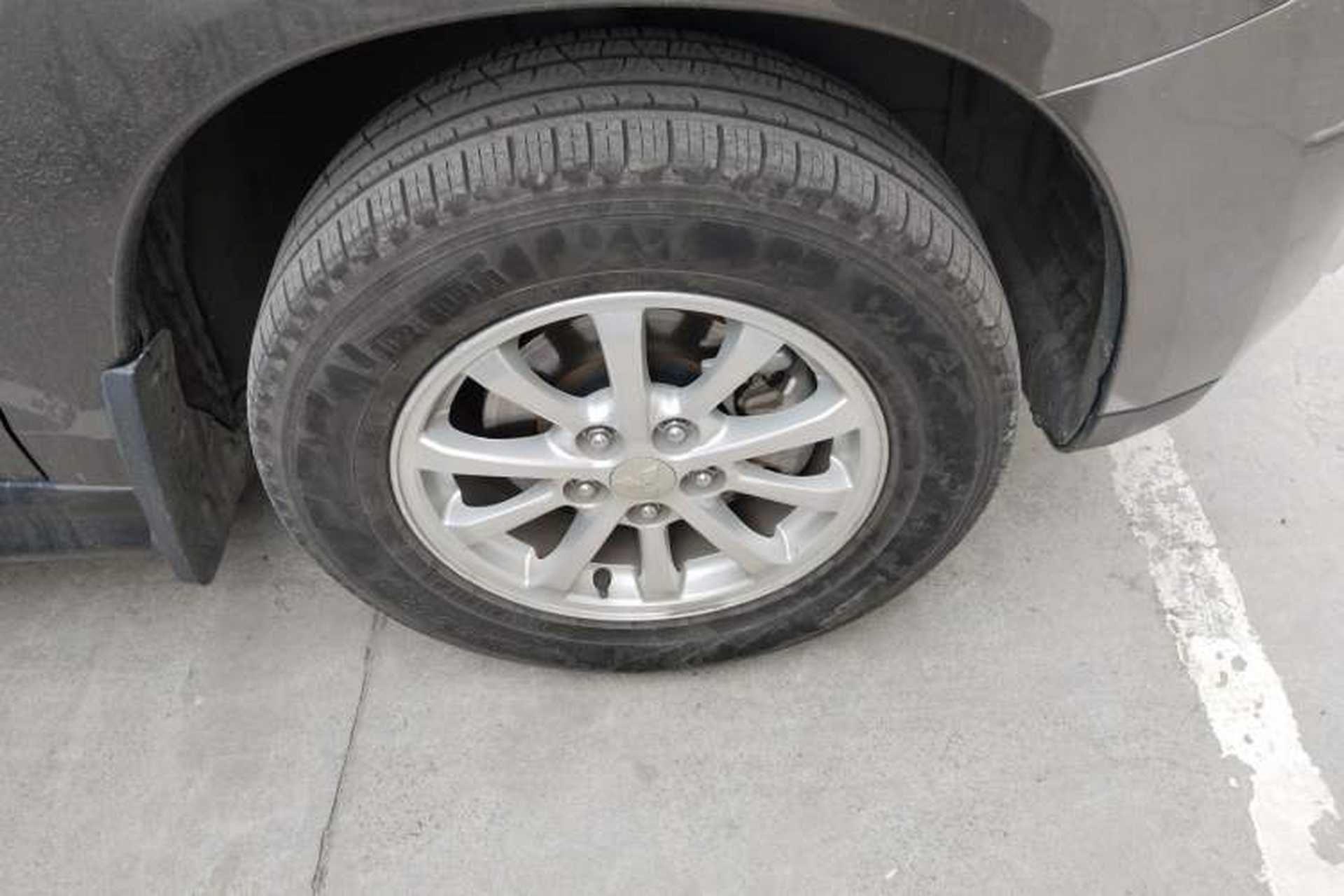Used Mitsubishi ASX 2013 2.0L CVT Two-Wheel Drive Tech Edition Right Front Wheel Hub
