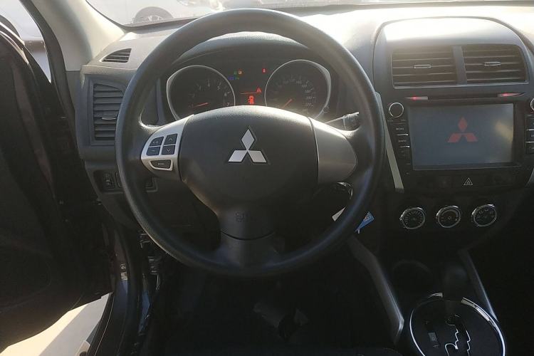 Used Mitsubishi ASX 2013 2.0L CVT Two-Wheel Drive Elite Edition Steering Wheel