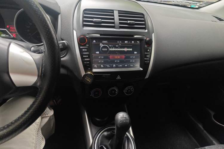 Used Mitsubishi ASX 2013 1.6L Manual Two-Wheel Drive Standard Edition Audio And AC Panel
