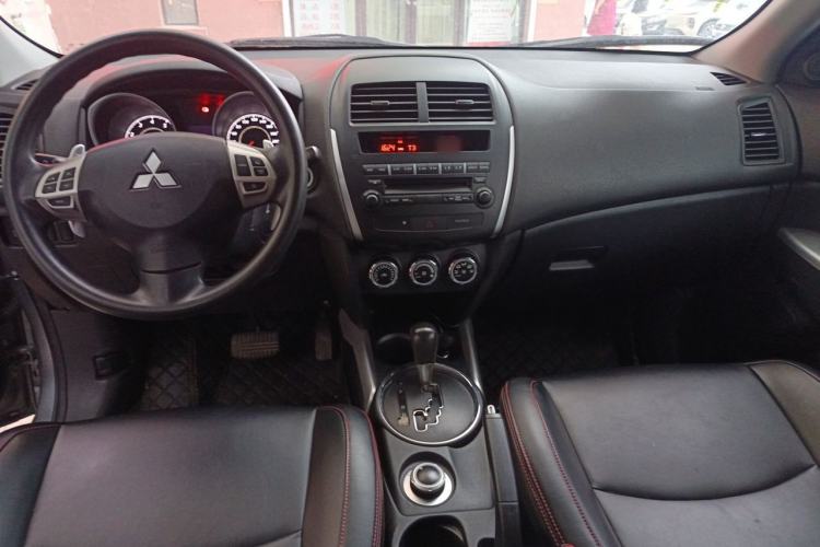 Used Mitsubishi ASX 2013 2.0L CVT Four-Wheel Drive Premium Edition Center Console