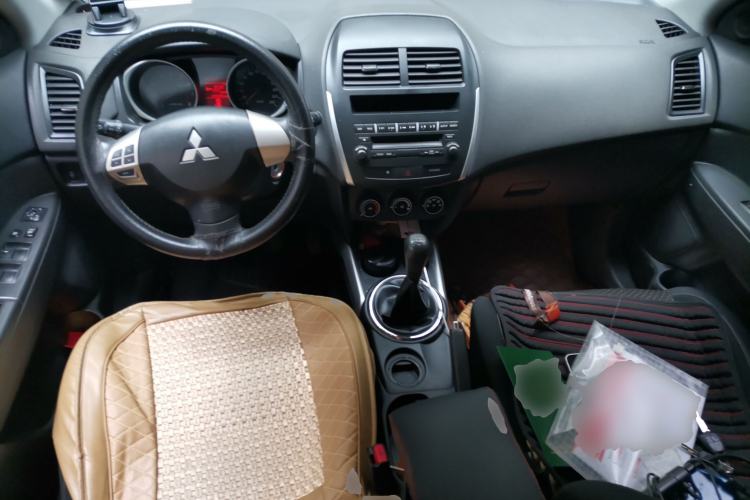 Used Mitsubishi ASX 2013 1.6L Manual Two-Wheel Drive Standard Edition Center Console