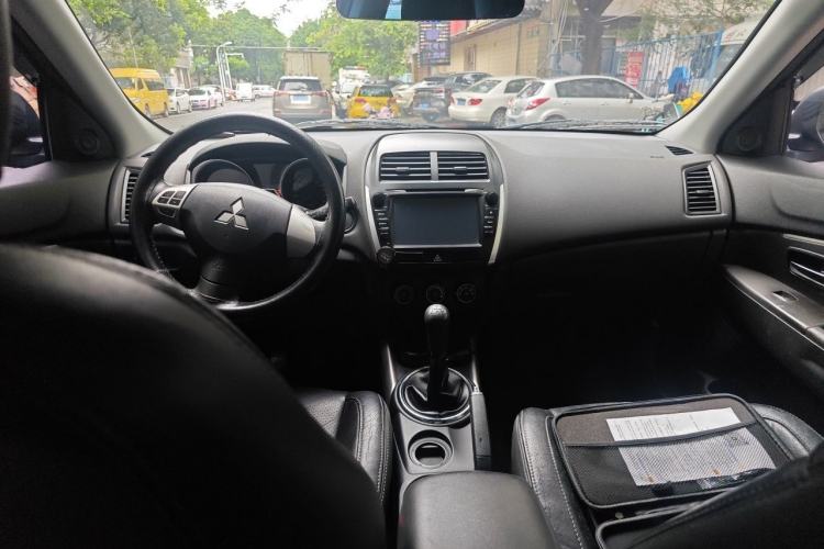 Used Mitsubishi ASX 2013 1.6L Manual Two-Wheel Drive Standard Edition Center Console