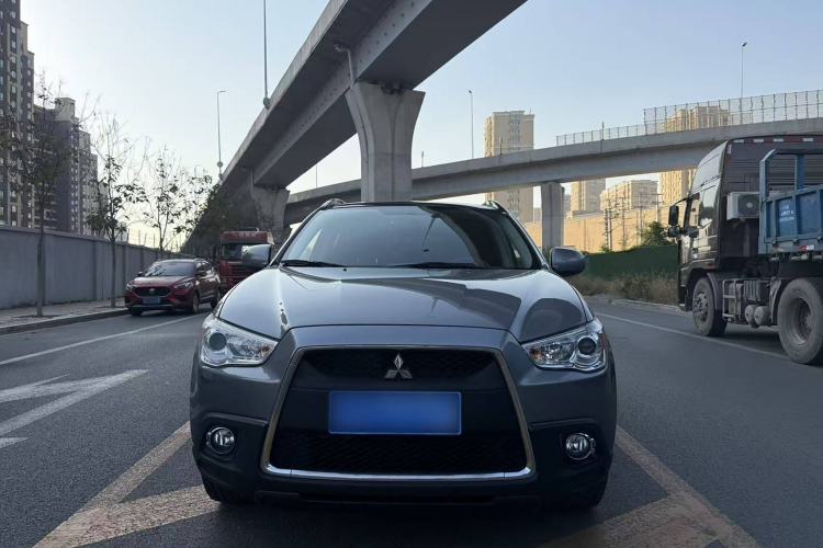 Used Mitsubishi ASX 2013 2.0L CVT Four-Wheel Drive Premium Edition Exterior 1