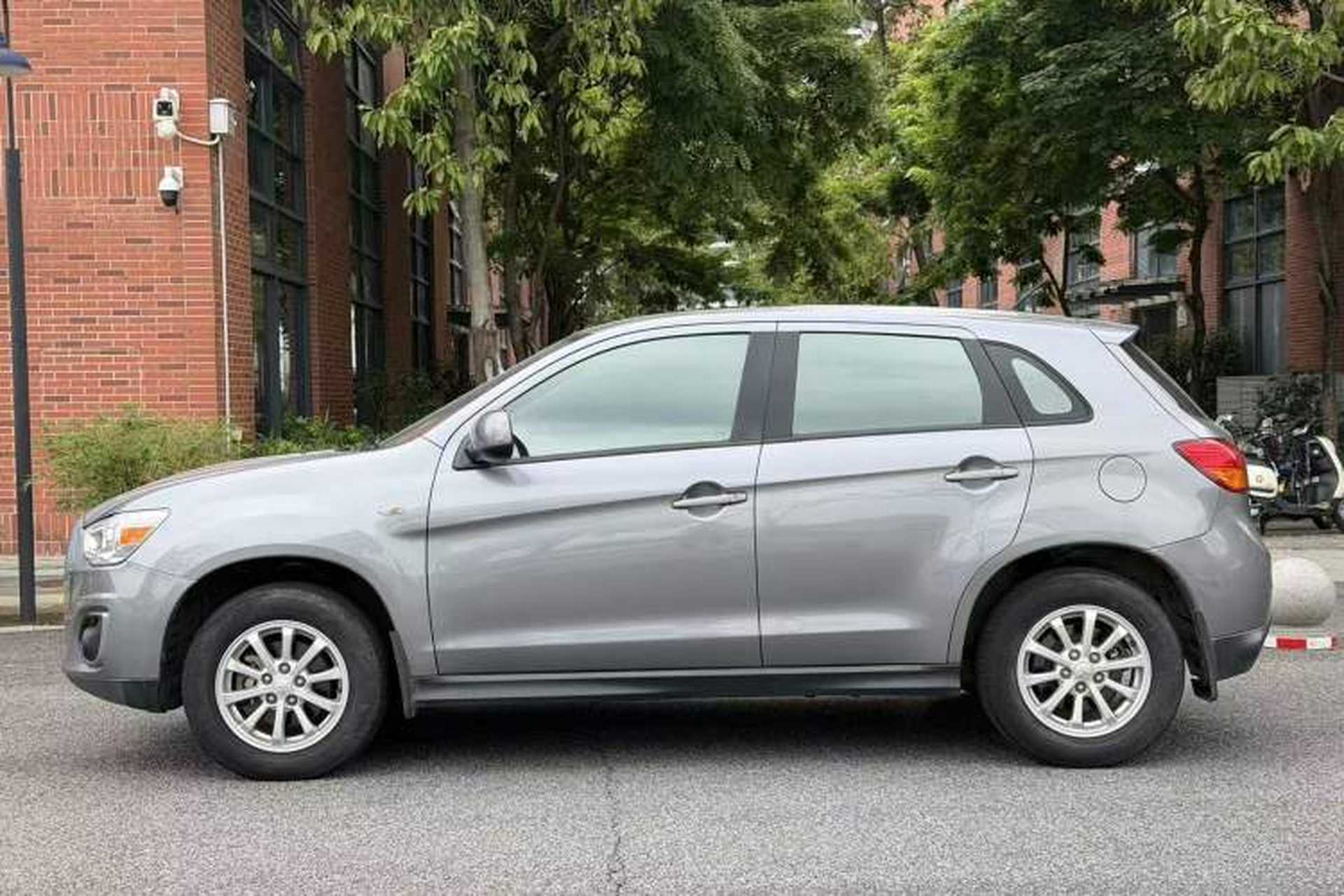 Used Mitsubishi ASX 2013 2.0L CVT Two-Wheel Drive Elite Edition Exterior 2