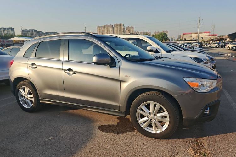 Used Mitsubishi ASX 2013 2.0L CVT Four-Wheel Drive Premium Edition Exterior 4
