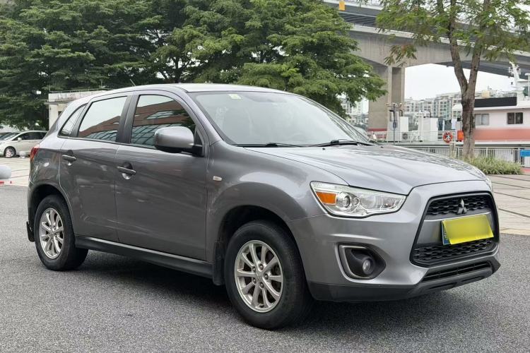Used Mitsubishi ASX 2013 2.0L CVT Two-Wheel Drive Elite Edition Exterior 5