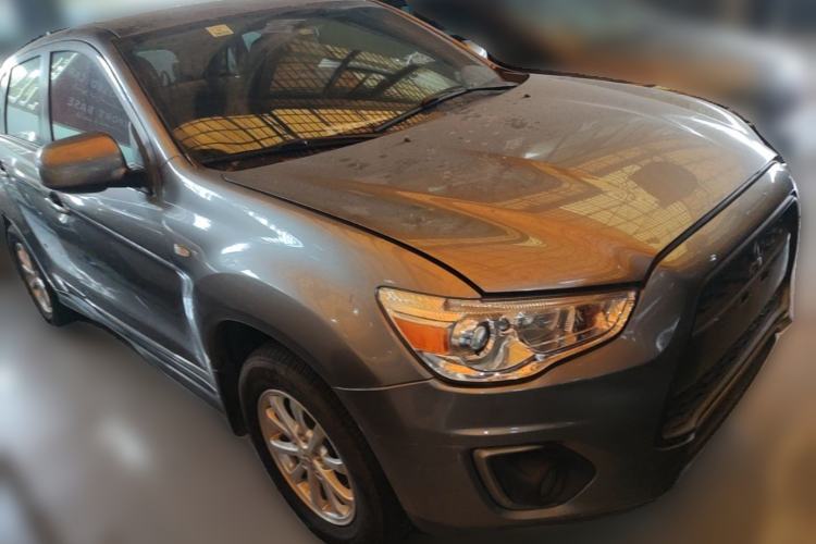 Used Mitsubishi ASX 2013 2.0L CVT Two-Wheel Drive Elite Edition Front Right 45 Deg