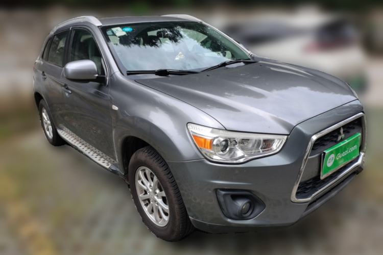 Used Mitsubishi ASX 2013 2.0L CVT Two-Wheel Drive Elite Edition Front Right 45 Deg