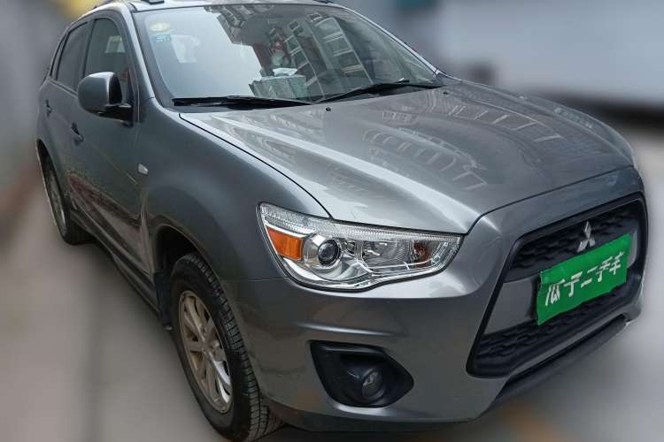 Used Mitsubishi ASX 2013 1.6L Manual Two-Wheel Drive Standard Edition Front Right 45 Deg