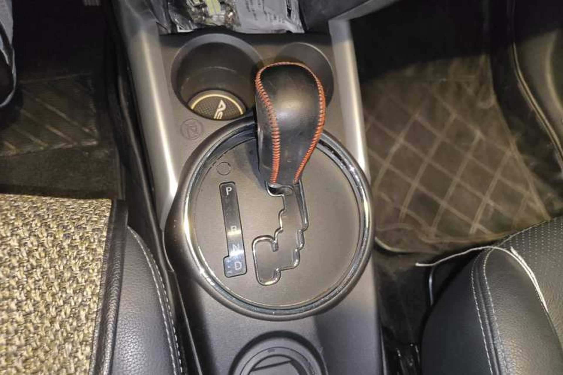 Used Mitsubishi ASX 2013 2.0L CVT Two-Wheel Drive Luxury Edition Gear Lever