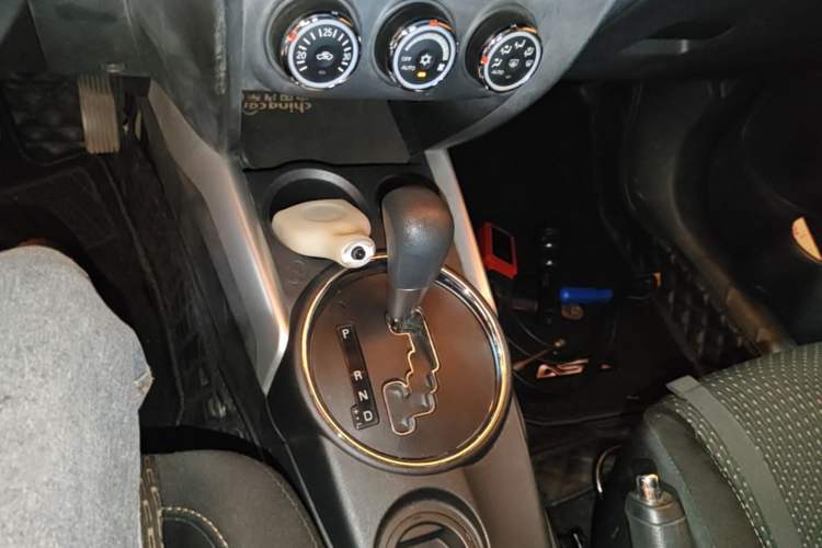Used Mitsubishi ASX 2013 2.0L CVT Two-Wheel Drive Elite Edition Gear Lever