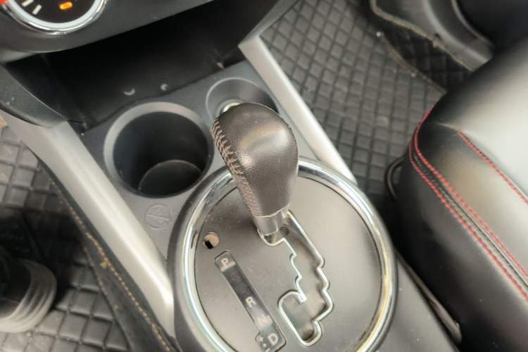 Used Mitsubishi ASX 2013 2.0L CVT Four-Wheel Drive Premium Edition Gear Lever