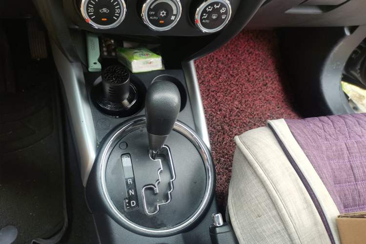 Used Mitsubishi ASX 2013 2.0L CVT Two-Wheel Drive Elite Edition Gear Lever